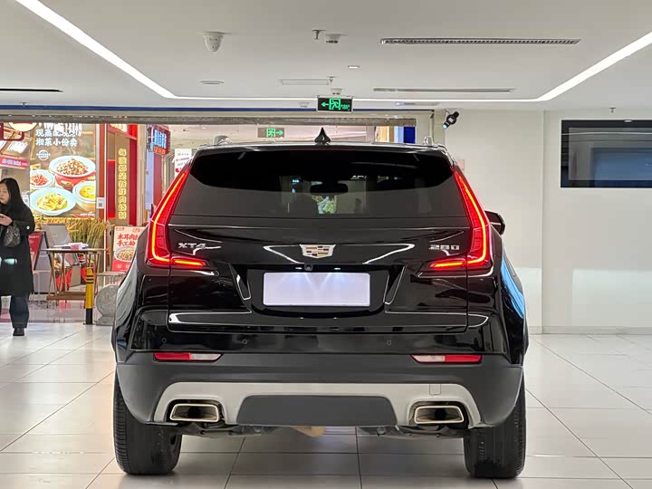 Фото 6 - Cadillac XT4