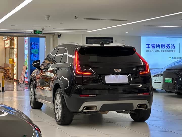 Фото 7 - Cadillac XT4