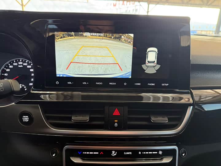 Фото 9 - Kia KX3