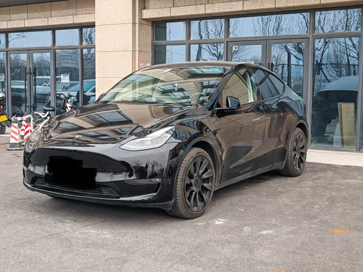 Фото 1 - Tesla Model Y