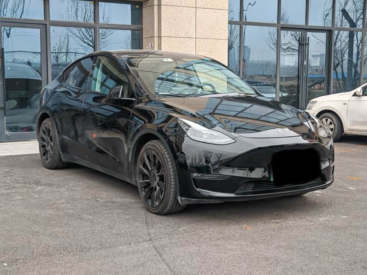 Фото 3 - Tesla Model Y