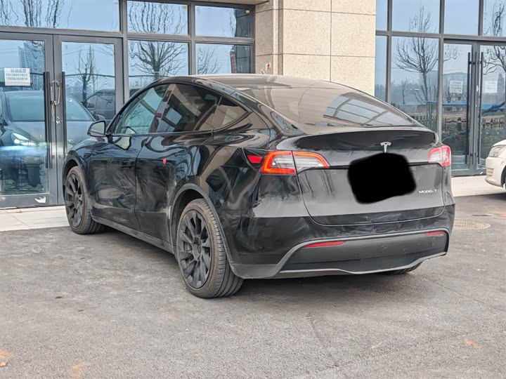 Фото 8 - Tesla Model Y