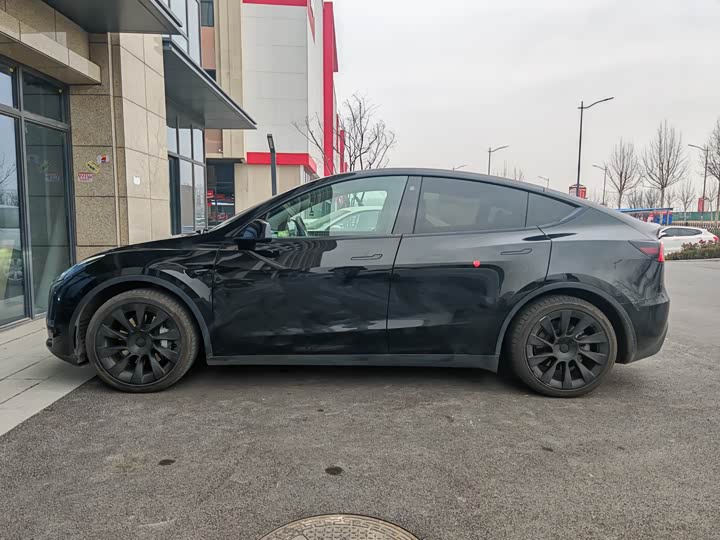 Фото 9 - Tesla Model Y