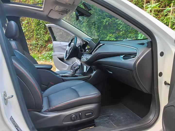 Фото 4 - Chevrolet Malibu XL