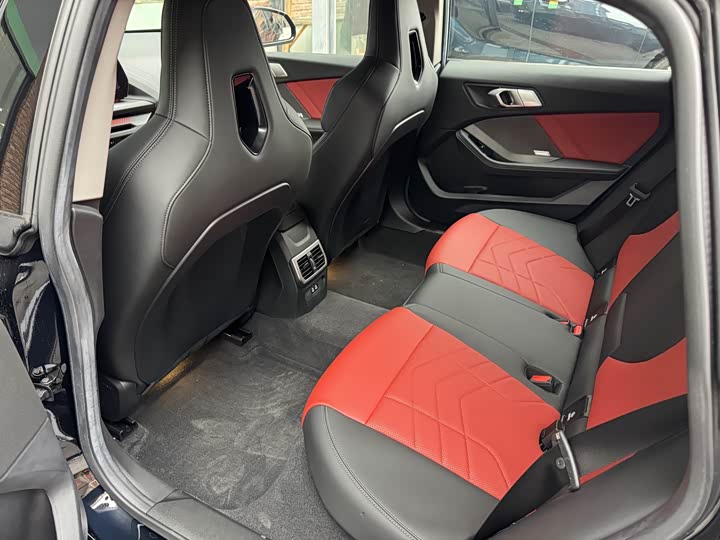 Фото 9 - BMW 2 Series