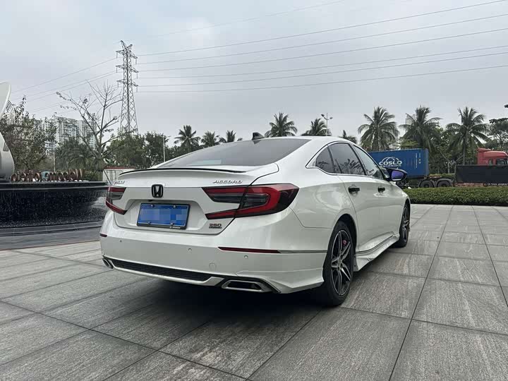 Фото 2 - Honda Accord