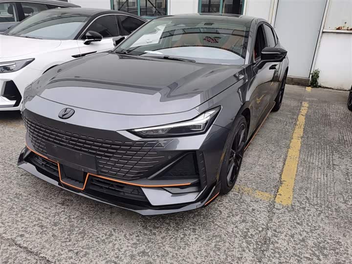 Фото 1 - Changan UNI-V