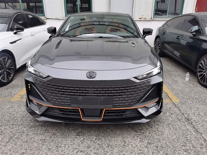 Фото 3 - Changan UNI-V