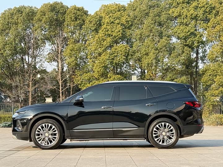 Фото 3 - Chevrolet Blazer