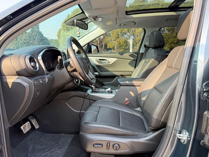 Фото 6 - Chevrolet Blazer