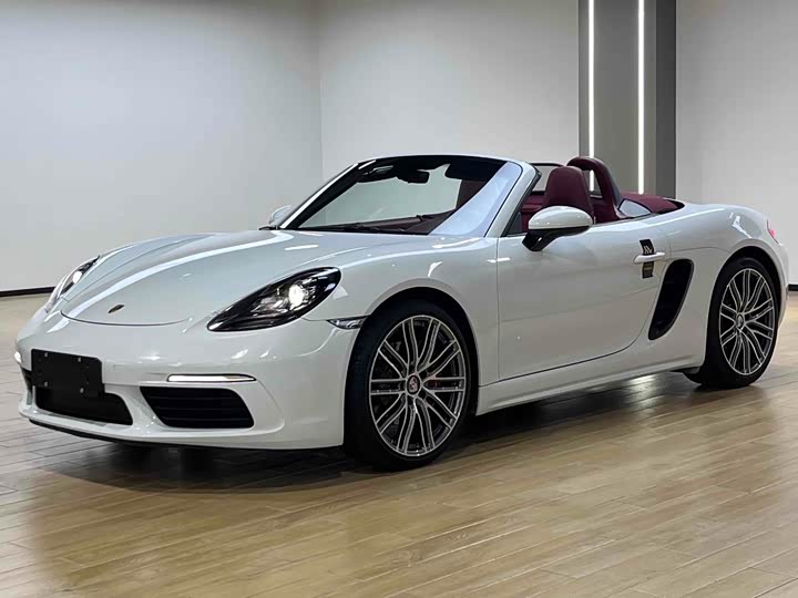 Фото 1 - Porsche 718