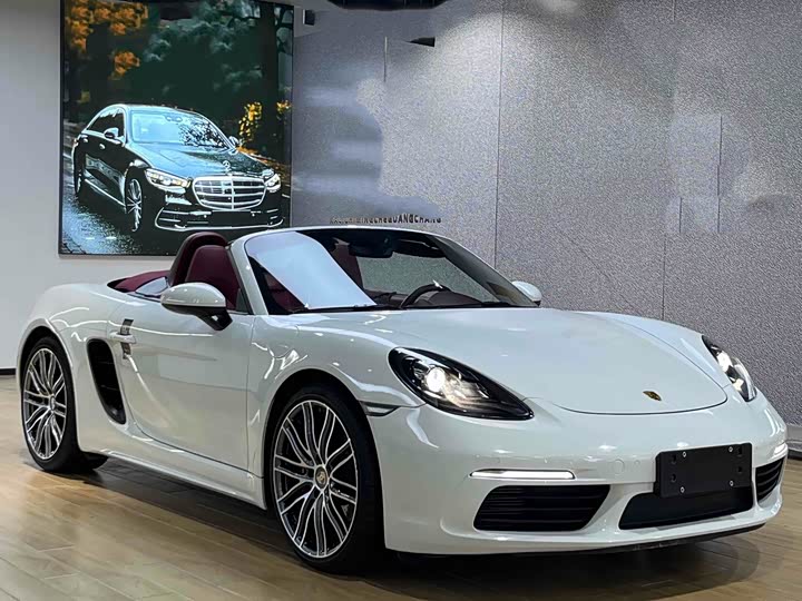 Фото 2 - Porsche 718