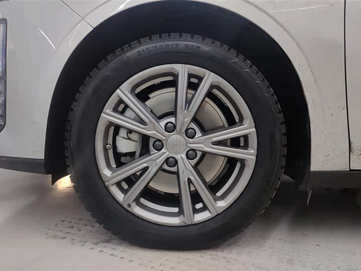 Фото 6 - Geely Galaxy L6