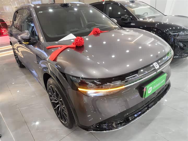 Фото 4 - Zeekr 7X