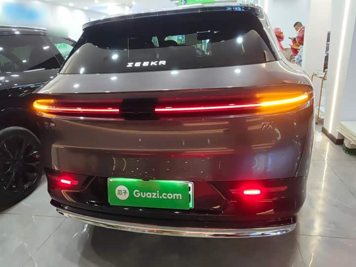 Фото 6 - Zeekr 7X
