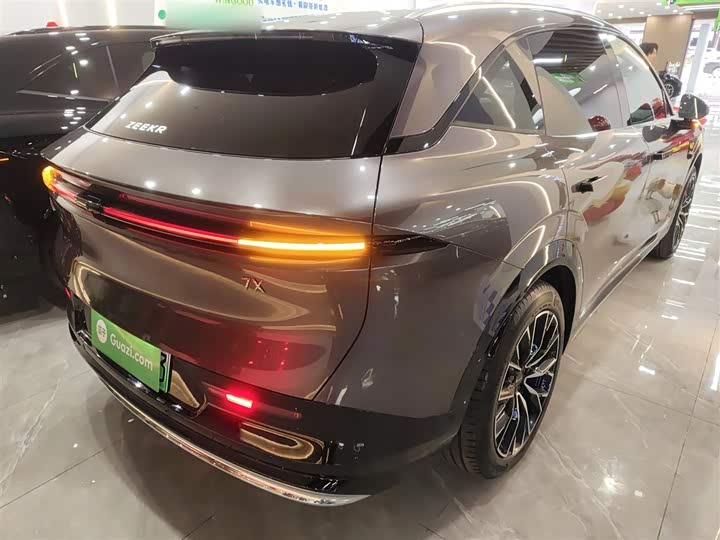 Фото 7 - Zeekr 7X