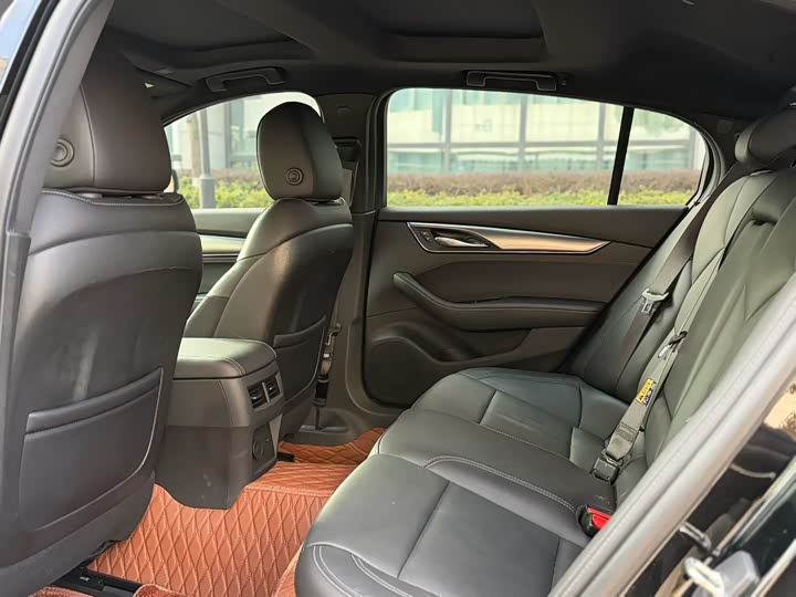 Фото 6 - Cadillac CT5