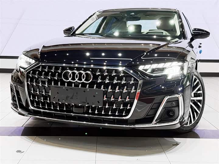 Фото 5 - Audi A8