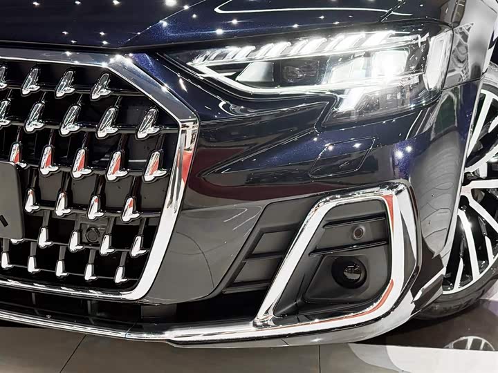 Фото 6 - Audi A8