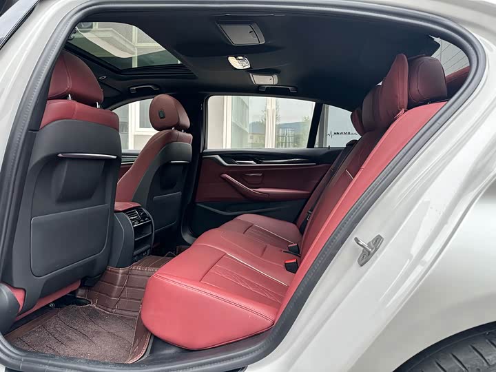 Фото 5 - BMW 5 Series