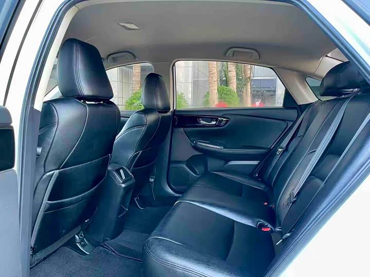 Фото 5 - Honda Envix