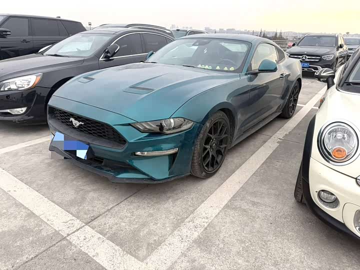 Фото 1 - Ford Mustang