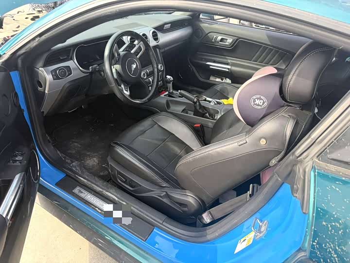 Фото 4 - Ford Mustang