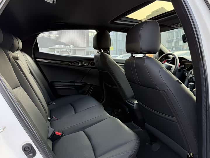 Фото 7 - Honda Civic