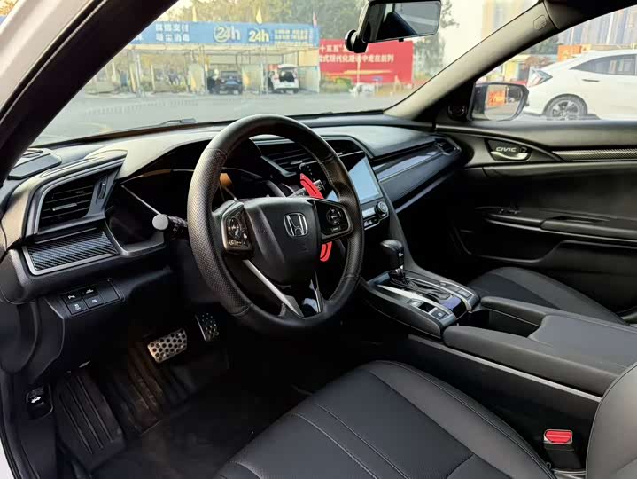 Фото 9 - Honda Civic