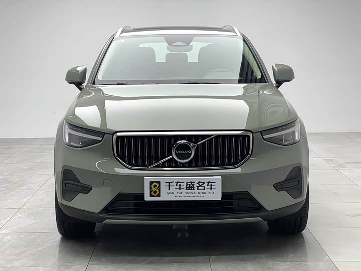 Фото 2 - Volvo XC40