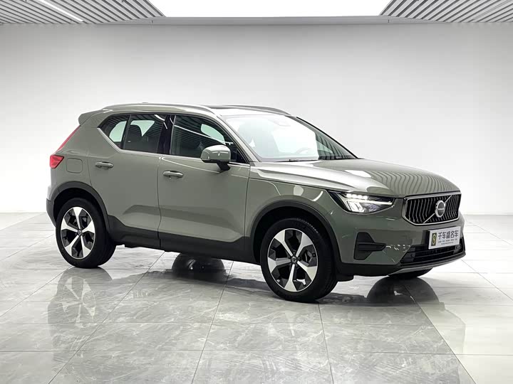 Фото 3 - Volvo XC40