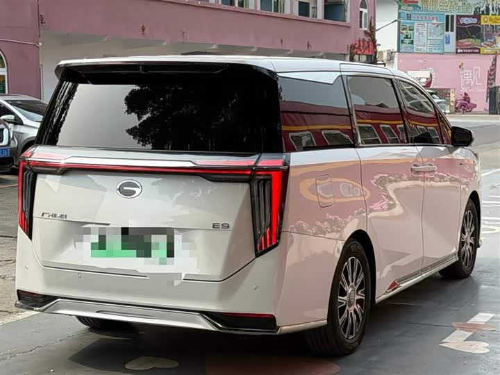 Фото 4 - GAC Trumpchi E9