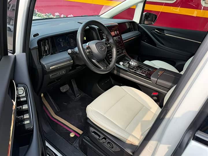 Фото 6 - GAC Trumpchi E9