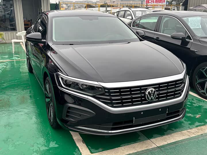 Фото 2 - Volkswagen Passat