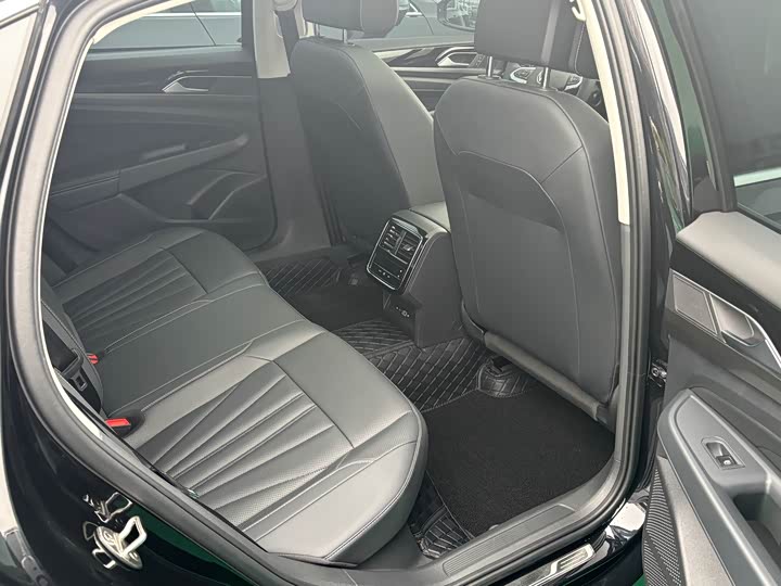 Фото 4 - Volkswagen Passat