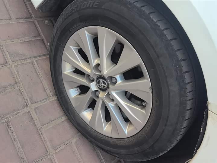 Фото 6 - Toyota Corolla