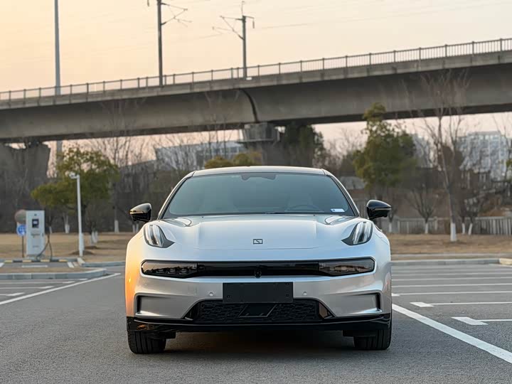 Фото 2 - Zeekr 001