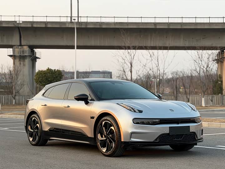 Фото 3 - Zeekr 001