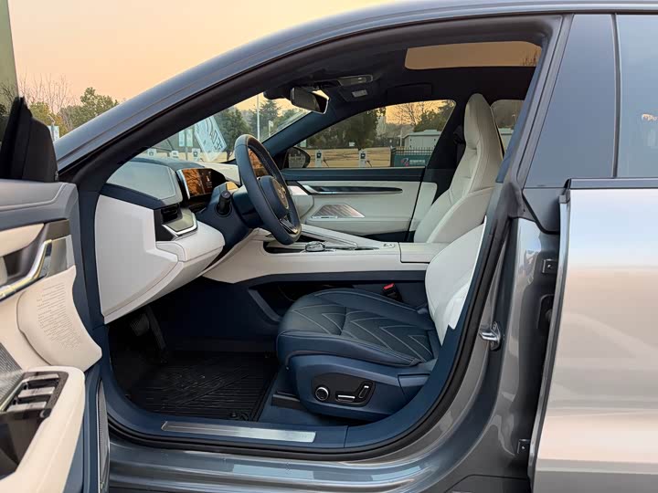 Фото 5 - Zeekr 001