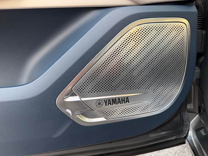 Фото 9 - Zeekr 001