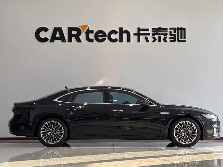 Фото 4 - Audi A7L