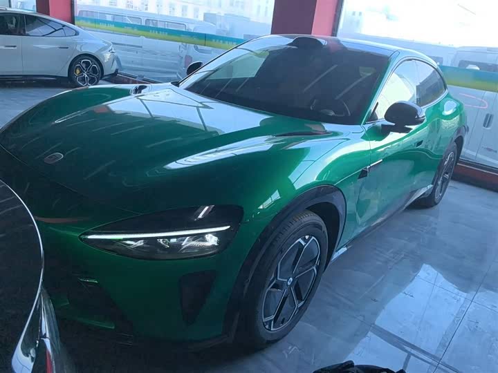 Фото 1 - Xiaomi YU7