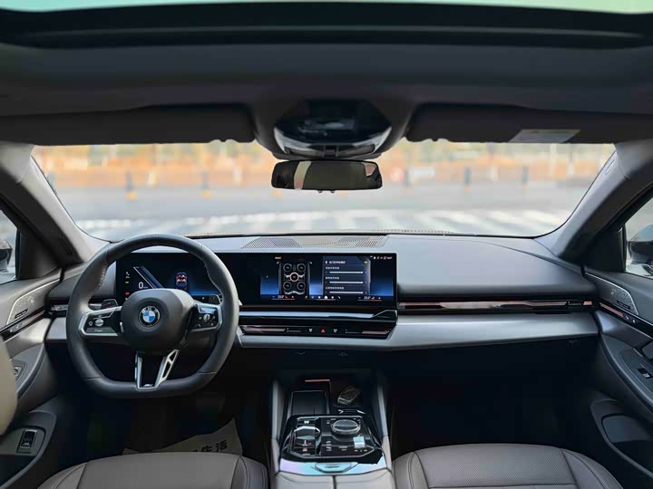 Фото 9 - BMW 5 Series