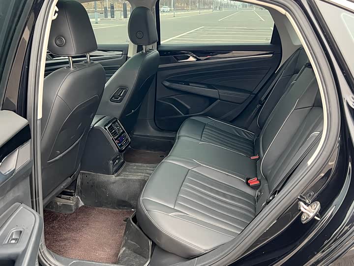 Фото 6 - Volkswagen Passat