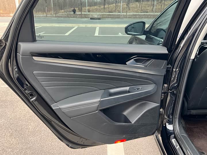 Фото 7 - Volkswagen Passat