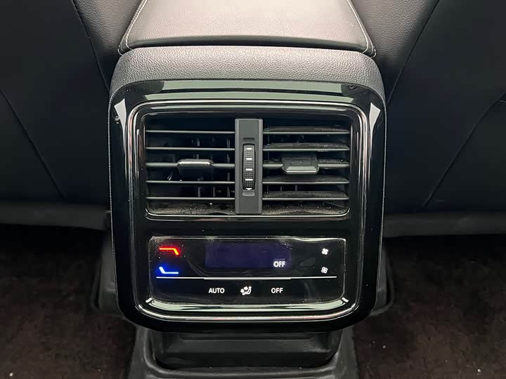 Фото 8 - Volkswagen Passat