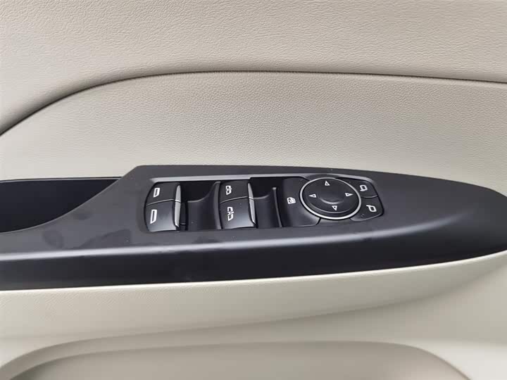 Фото 9 - Buick GL8 ES