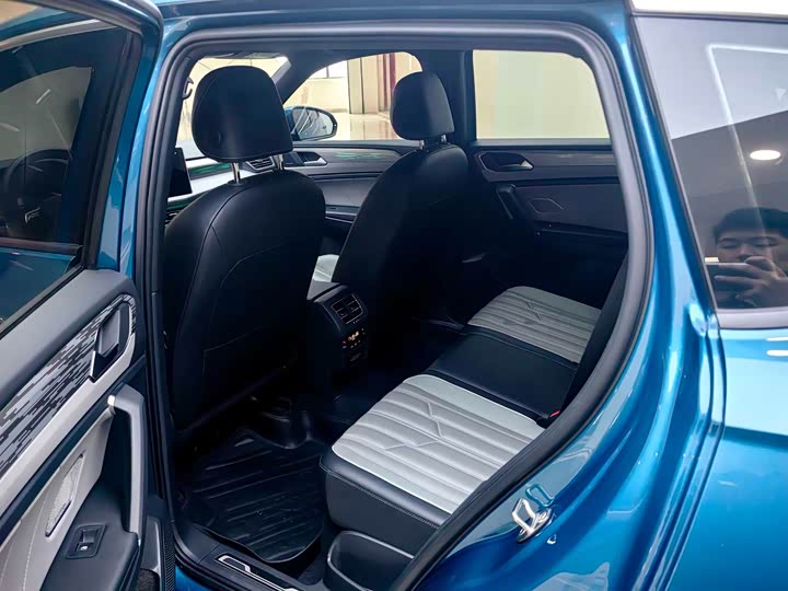 Фото 9 - Volkswagen Tayron