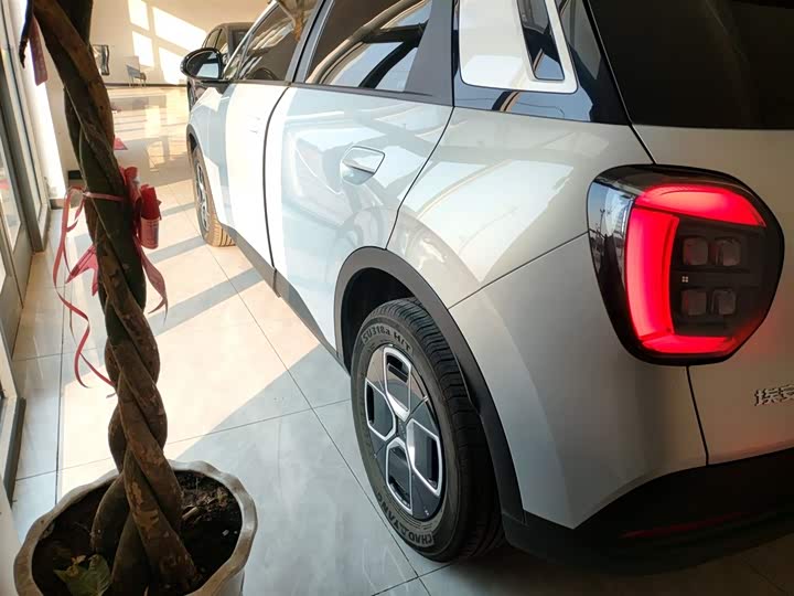 Фото 5 - GAC Aion UT