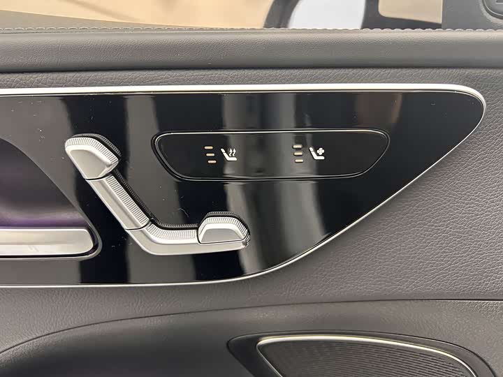 Фото 4 - Mercedes-Benz C-Class